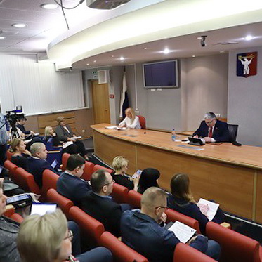 Недвижимое имущество приватизировать, движимое – принять в казну