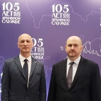 03.09.2025. 105-летие Архивной службы Красноярского края. Казицин А.Б. руководитель АА КК (справа), Прищепа Е.В. директор МКУ "НГА".
