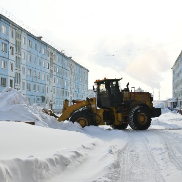 В Норильске с дворов вывезли более 330 тысяч кубометров снега