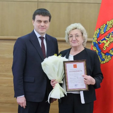 Михаил Котюков вручил норильчанкам государственные и краевые награды