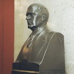 Памятник А.П. Завенягину