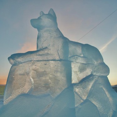 В Талнахе готовят новогодний городок с ледовыми фигурами и горками