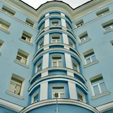 В Норильске продолжается капитальный ремонт фасадов