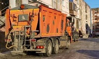 Борьба с гололедом в Норильске: как и чем обрабатывают дворы и куда обращаться жителям